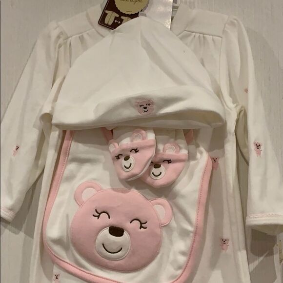 🎉1 hr Sale 🎉Carters baby girl set🎉 - Picture 3 of 6